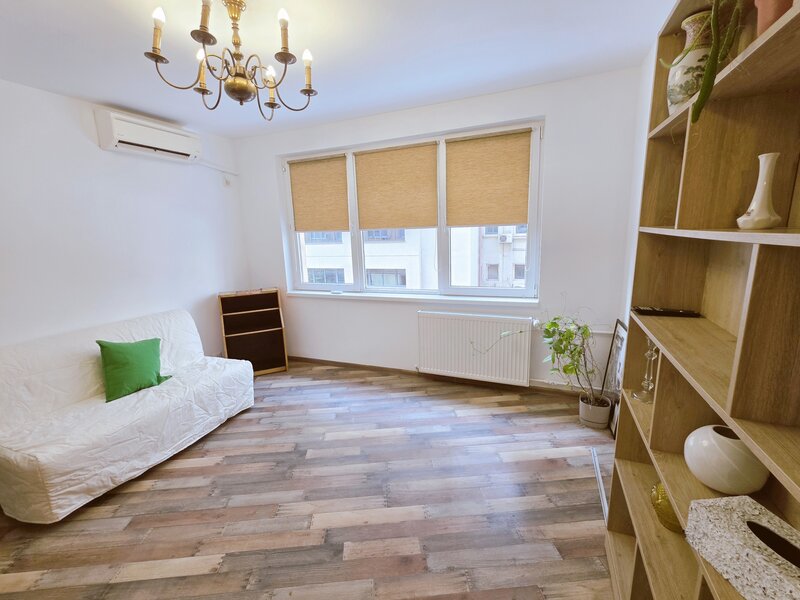 Sala Palatului Calea Victoriei Ateneu 2 camere inchiriere etaj 2 mobilat